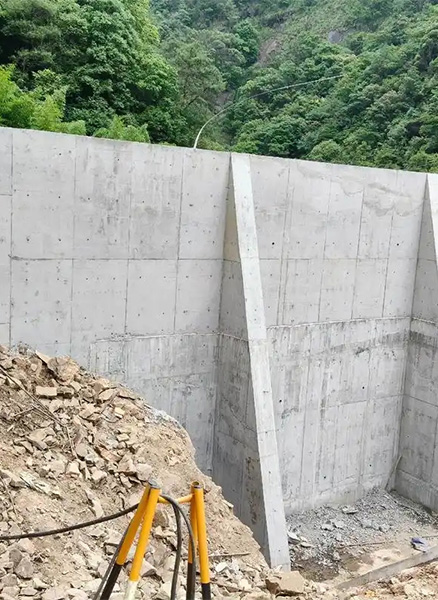 徐州云龙区重力式挡土墙